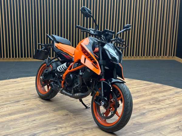 2. EL KTM DUKE 390 - 2024 / 9900