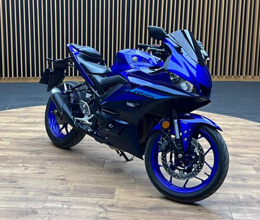2. EL KAWASAKİ YAMAHA R25 - 2024 / 9700KM